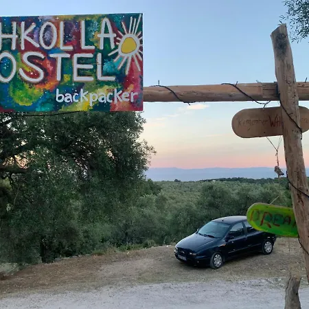 Shkolla Hostel&camping Ostello *