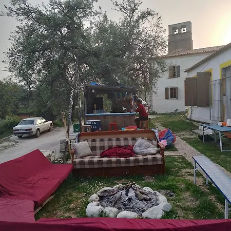Shkolla Hostel&camping * Vuno