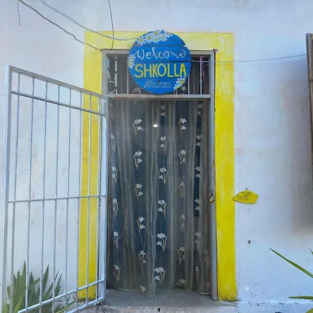 Shkolla &
