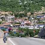 Hostel Shkolla &