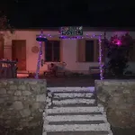 Shkolla & Hostel Vuno