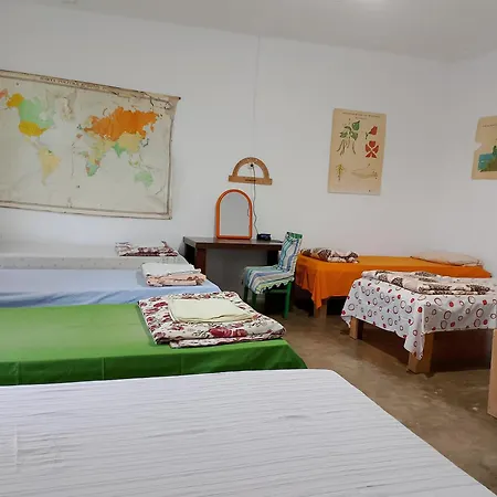 Shkolla & Hostal
