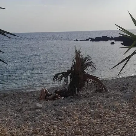 Shkolla & Hostal