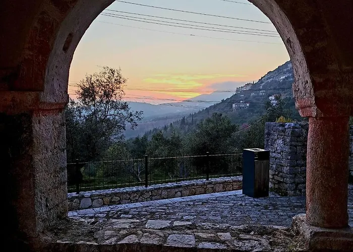 Hostel Shkolla & Vuno